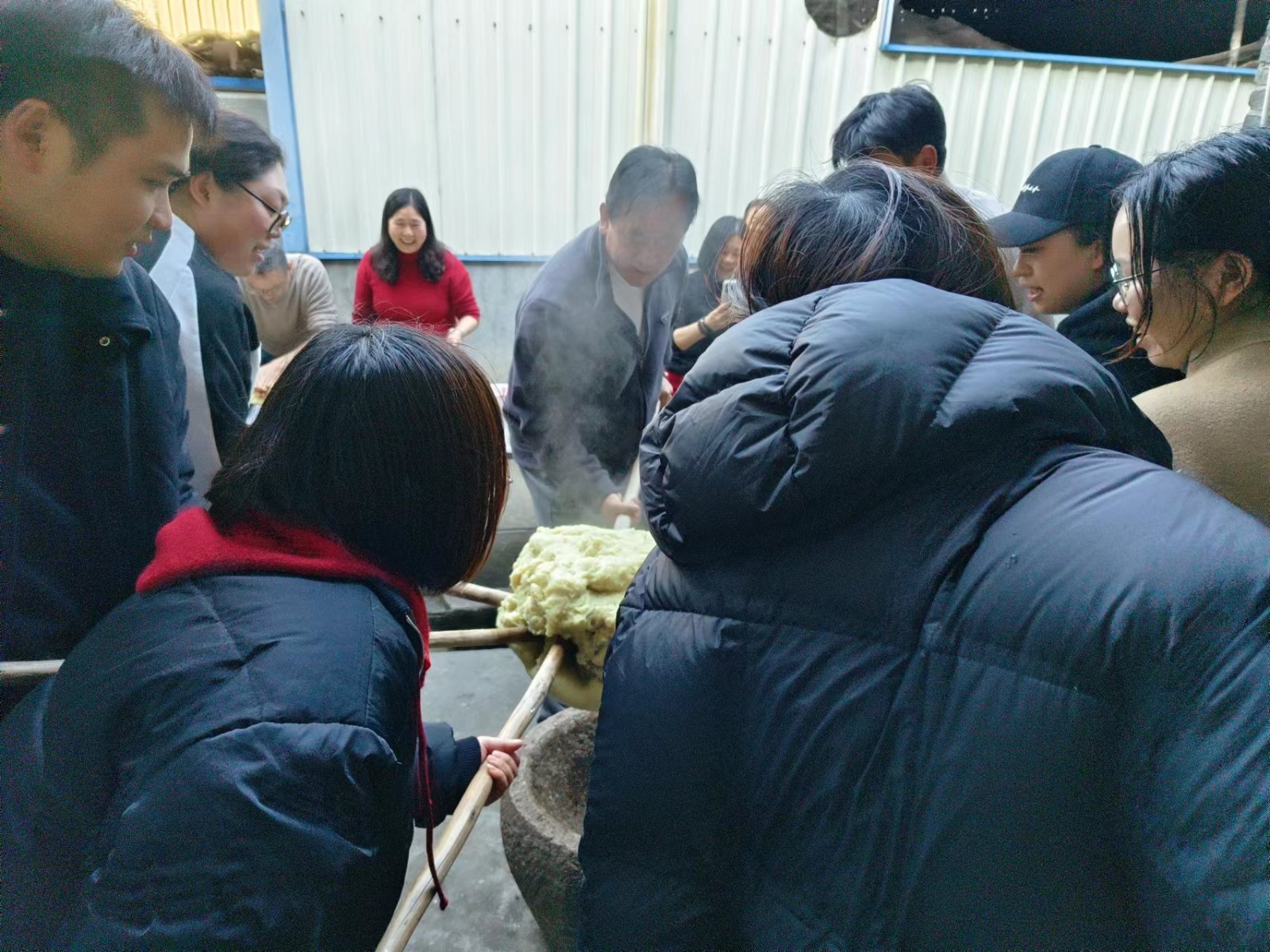 易順建工集團:體驗黃粿制作,傳承傳統(tǒng)文化