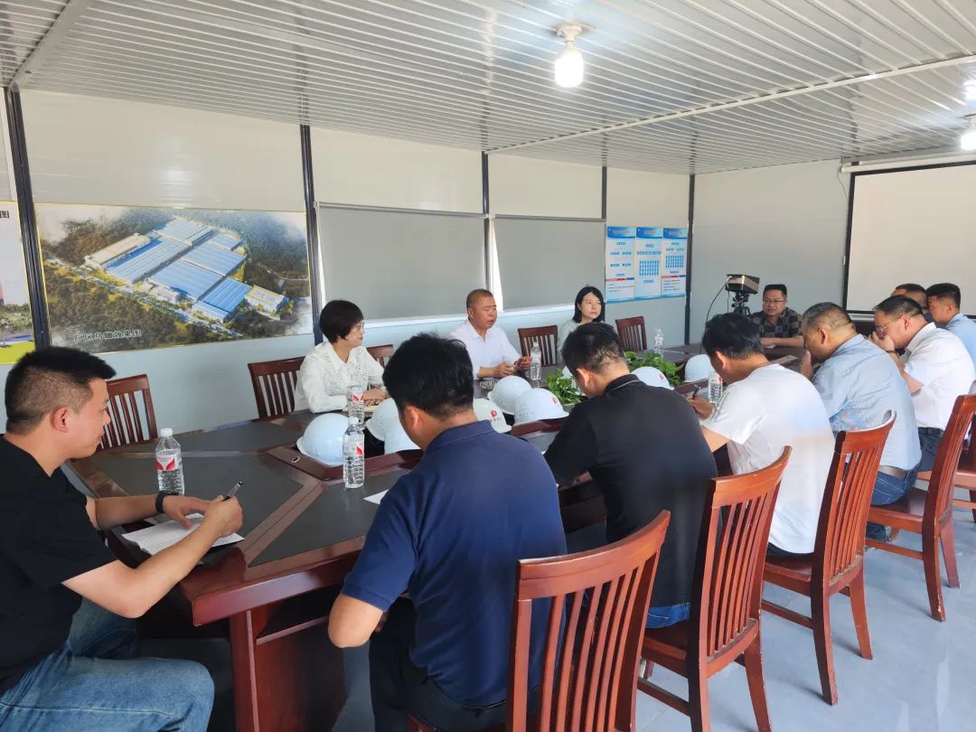 【爭(zhēng)優(yōu) 爭(zhēng)先 爭(zhēng)效】縣委書記張行書親臨指導(dǎo),助力三和循環(huán)經(jīng)濟(jì)產(chǎn)業(yè)園標(biāo)準(zhǔn)化廠房建設(shè)項(xiàng)目提速