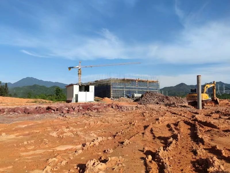 易順建工加速三和循環經濟產業園建設:標準化廠房雛形顯現